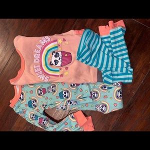 girls favorite
2 sets mix and match pjs